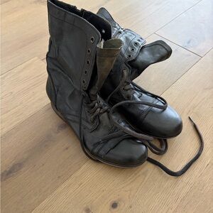 Classic Steve Madden Black Leather Womens Lace-Up Combat Boots